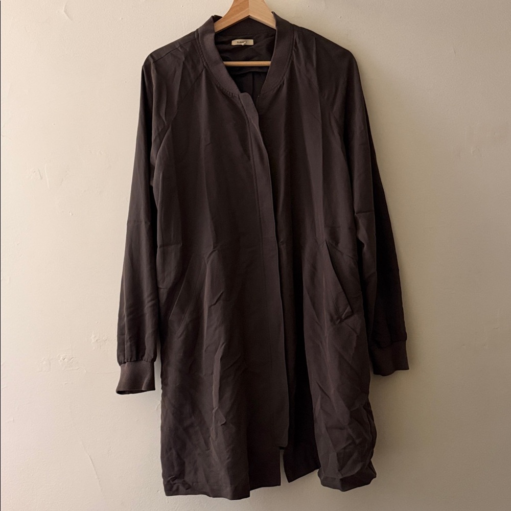 Pleione Dark Brown Cover-Up